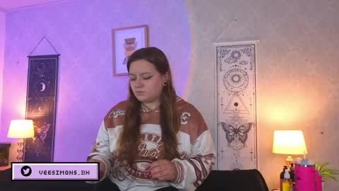 Snapshot of veesimons_dh chatting on 06.08.26 Vee Simons online show from 06.08.26