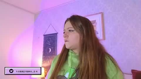 Snapshot of veesimons_dh chatting on 06.16.26 Vee Simons online show from 06.16.26