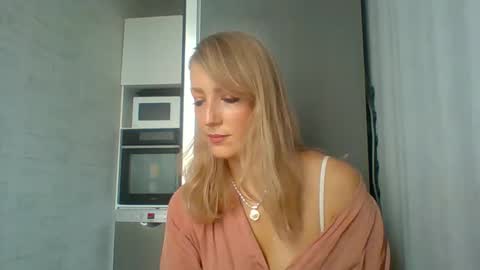 Veessa online show from 11.14.25