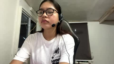 Snapshot of veliabiez chatting on 06.05.26 Sophie online show from 06.05.26