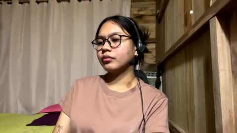 Snapshot of veliabiez chatting on 06.12.26 Sophie online show from 06.12.26