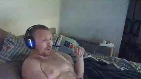 Snapshot of velikiibelyi17 chatting on 12.15.25 Deniel online show from 12.15.25