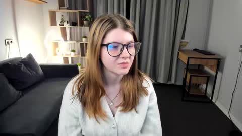 Snapshot of velinavoss chatting on 01.17.26 Alice online show from 01.17.26