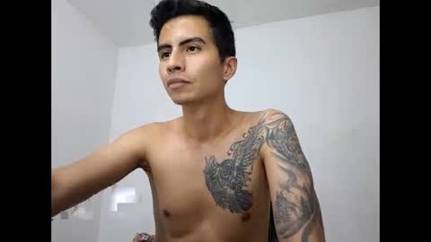 velk_hot1 online show from 02.14.25