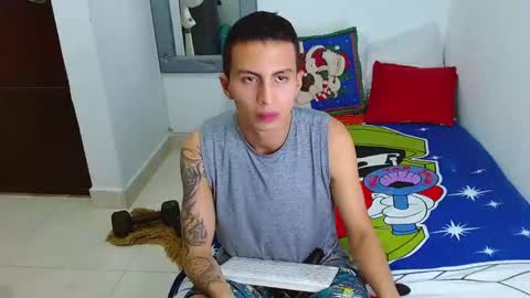 velk_hot1 online show from 11.19.25