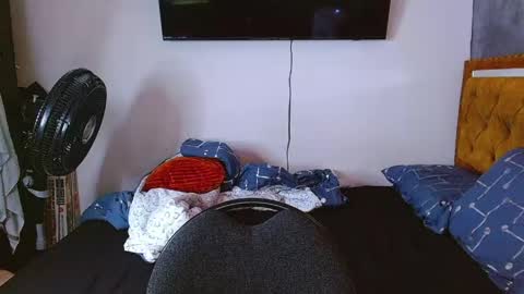 velk_hot1 online show from 04.30.26
