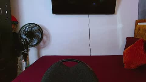 velk_hot1 online show from 06.30.26