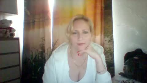 velka_raspberry online show from 05.22.26