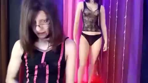 Snapshot of vell_sye chatting on 11.16.25 Vell Sye online show from 11.16.25