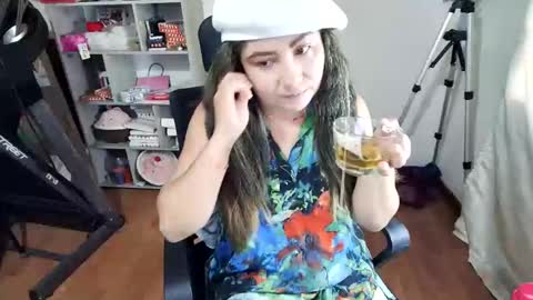 Im VelaI will be Christmas and New Year with my family December 22 to January 13 I will miss you guys. online show from 02.17.26