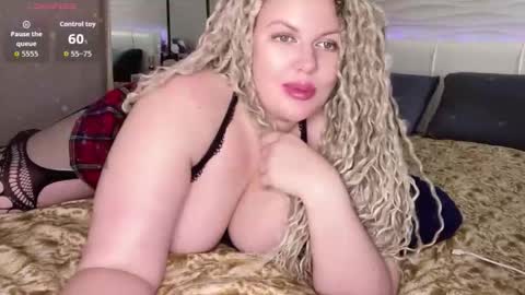 Snapshot of vellinka chatting on 09.12.25 vellinka online show from 09.12.25