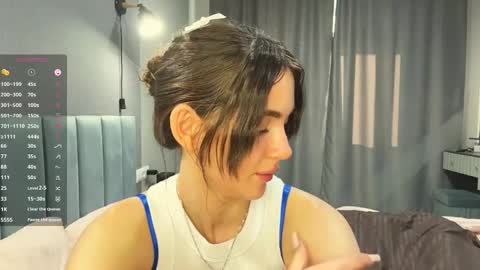 Snapshot of veluxe chatting on 05.18.26 Nia online show from 05.18.26