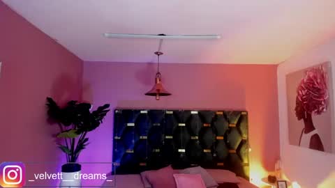 Snapshot of velvet_dreams_ chatting on 06.05.26 Isabella online show from 06.05.26