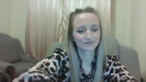 Snapshot of velvetintuition chatting on 05.20.26 velvetintuition online show from 05.20.26