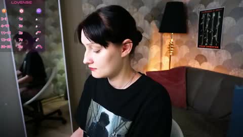 Snapshot of velvetlily_ chatting on 05.24.26 Lily online show from 05.24.26