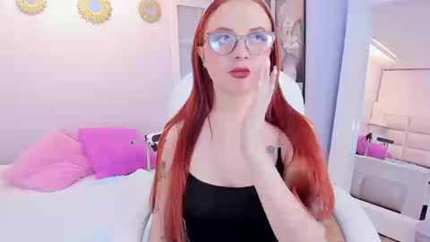 Yvonne online show from 09.08.25