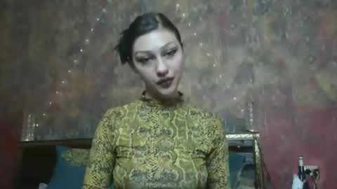 Snapshot of venera_goddess chatting on 12.14.25 Naly online show from 12.14.25