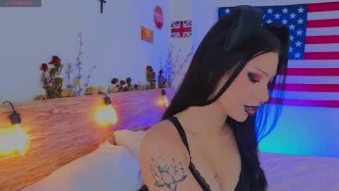 Vivian online show from 05.30.26