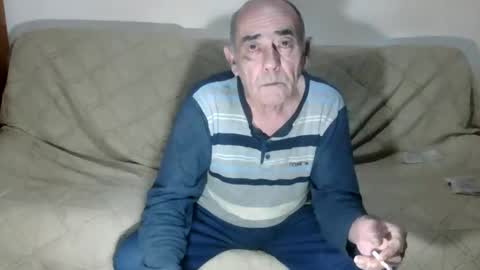 Snapshot of ventura50 chatting on 11.10.25 ventura50 online show from 11.10.25