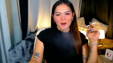 Snapshot of venus_colly chatting on 10.21.25 I am Colly Your mystery girl online show from 10.21.25