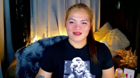 Snapshot of venus_colly chatting on 11.15.25 I am Colly Your mystery girl online show from 11.15.25