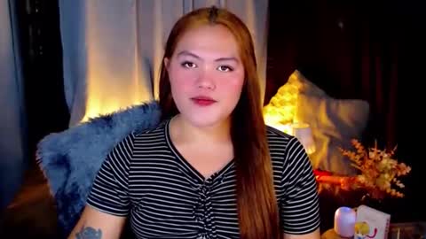 Snapshot of venus_colly chatting on 11.17.25 I am Colly Your mystery girl online show from 11.17.25