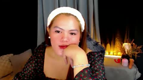 Snapshot of venus_colly chatting on 11.21.25 I am Colly Your mystery girl online show from 11.21.25