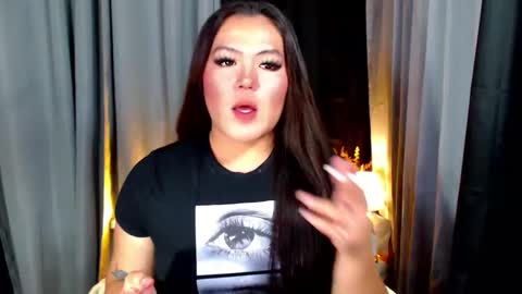 Snapshot of venus_colly chatting on 04.12.26 I am Colly Your mystery girl online show from 04.12.26