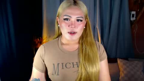 Snapshot of venus_colly chatting on 06.19.26 I am Colly Your mystery girl online show from 06.19.26