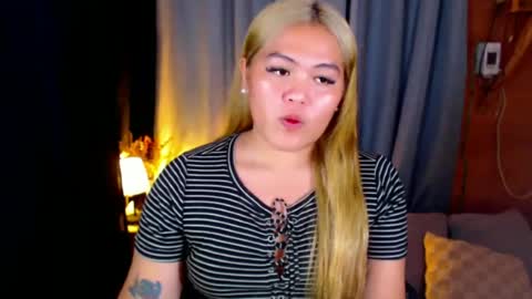 Snapshot of venus_colly chatting on 06.21.26 I am Colly Your mystery girl online show from 06.21.26