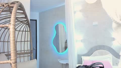 VENUS online show from 02.05.25