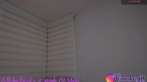 Snapshot of venus_leroy chatting on 09.17.25 Venus online show from 09.17.25