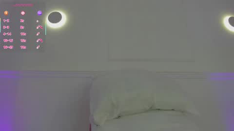 Snapshot of venus_nite chatting on 10.15.25 venus_nite online show from 10.15.25