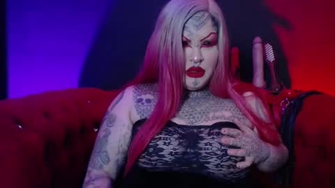 Snapshot of venus_rock chatting on 11.06.25 Venus Ink online show from 11.06.25