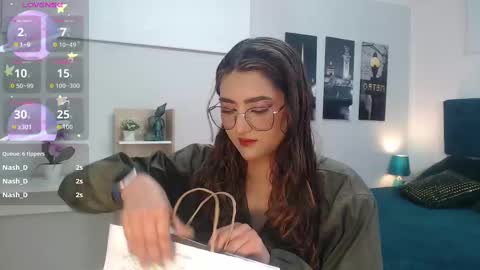 Mia online show from 09.24.25