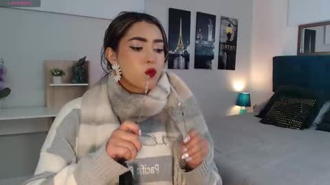 Mia online show from 10.06.25