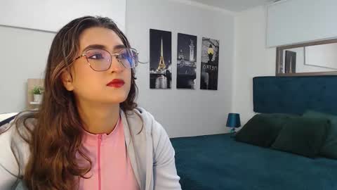 Mia online show from 10.27.25