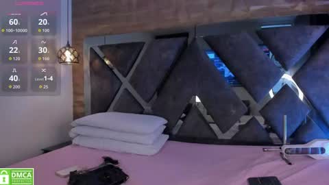 Snapshot of venus_velez chatting on 06.19.26 Venus online show from 06.19.26