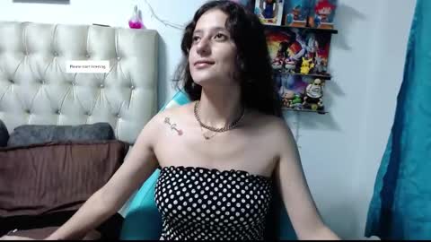 Snapshot of venusandfantashi_gh1 chatting on 02.16.25 venusHelp me reach 100 like honey online show from 02.16.25
