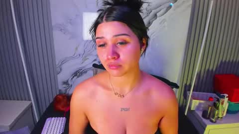 Venusowen  online show from 04.18.26
