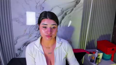 Snapshot of venusowen_ chatting on 05.12.26 Venusowen online show from 05.12.26