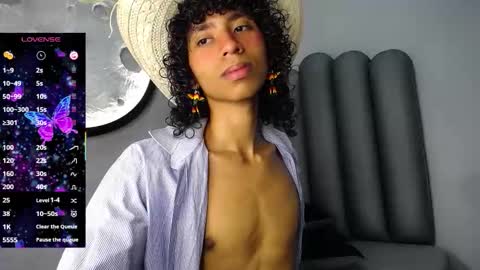 Snapshot of venuss_03 chatting on 09.21.25 venuss_03 online show from 09.21.25