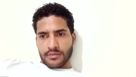 Snapshot of veny93274750 chatting on 01.14.25 veny93274750 online show from 01.14.25