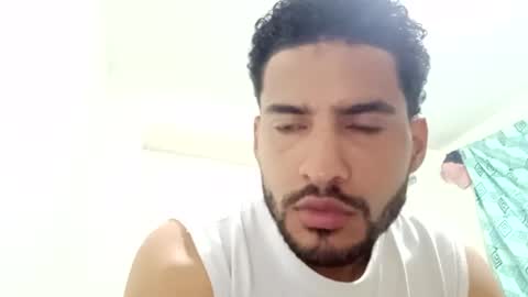 Snapshot of veny93274750 chatting on 01.25.25 veny93274750 online show from 01.25.25