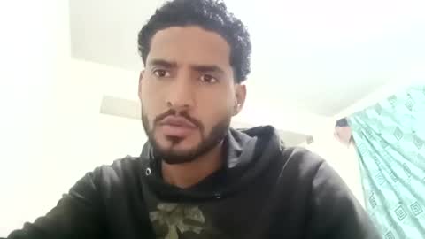 Snapshot of veny93274750 chatting on 02.15.25 veny93274750 online show from 02.15.25