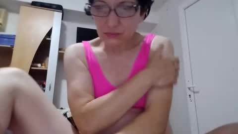 Snapshot of vera_elle chatting on 10.06.25 Vera online show from 10.06.25