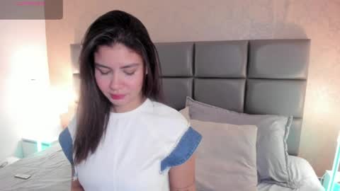 Snapshot of vera_price_ chatting on 05.24.26 Vera online show from 05.24.26