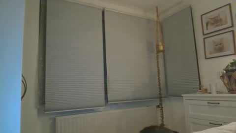 Snapshot of veralouisaschouten chatting on 10.30.25 veralouisaschouten online show from 10.30.25