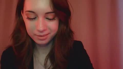 Snapshot of veralush chatting on 11.26.25 Una online show from 11.26.25