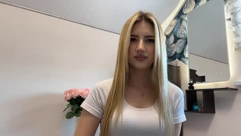 Elisa online show from 04.06.26